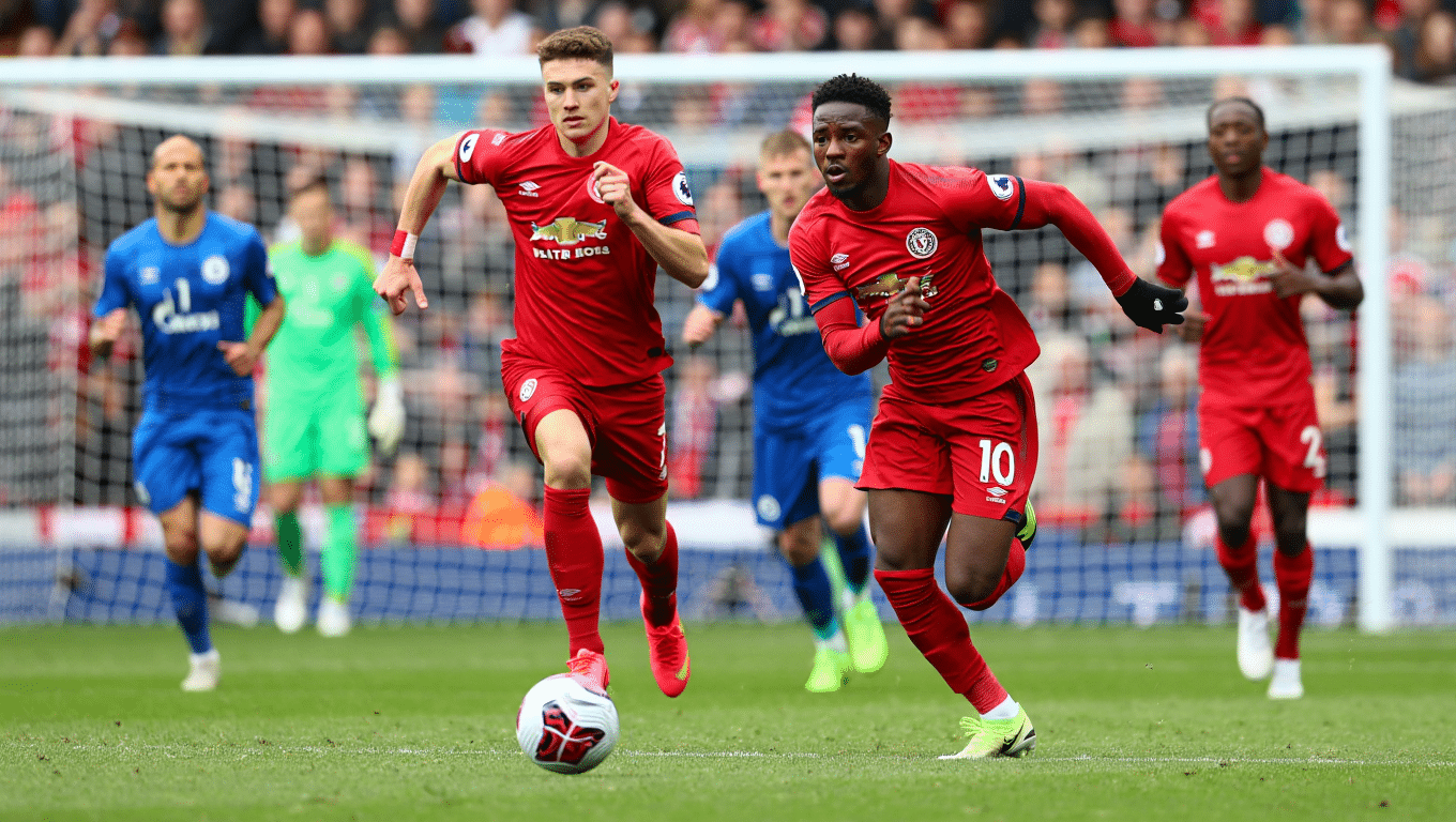 Différence entre 4-4-2 losange et 4-3-3