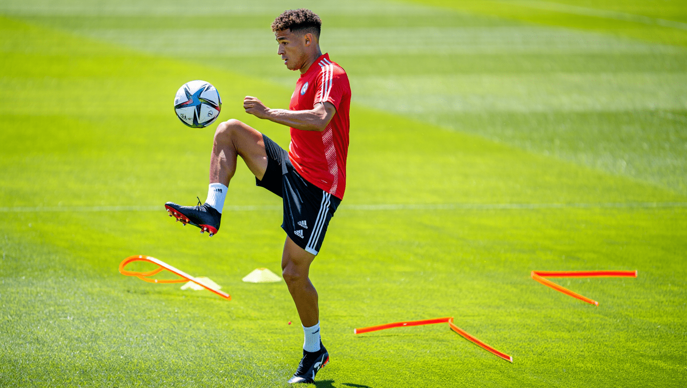 Maîtriser la technique de jonglage au football