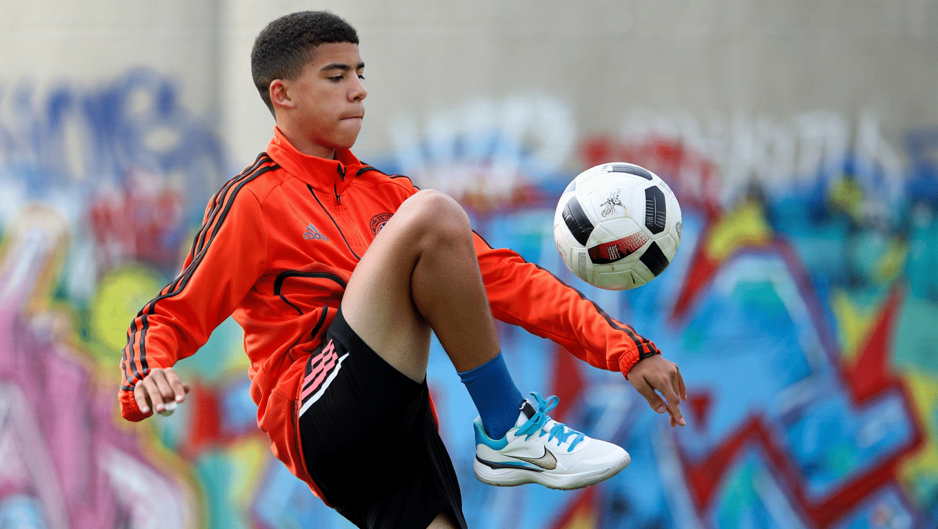 Style créatif dans la technque de jonglage au football